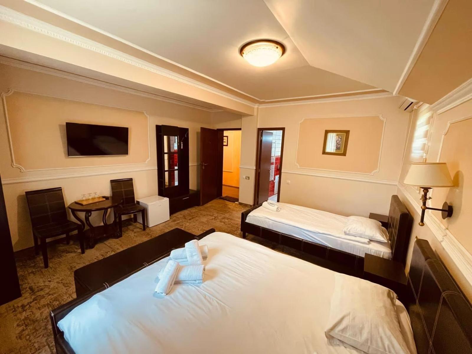 Hotel Parc Tecuci Luaran gambar